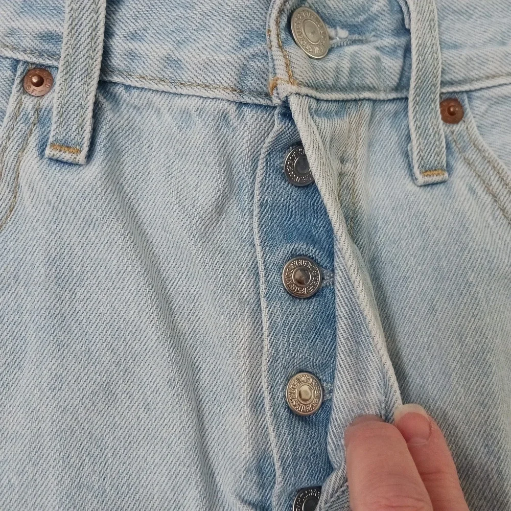 Levi's 501 Original Fit Jean Denim Shorts‎ Women's Size 30 High-Rise Distressed